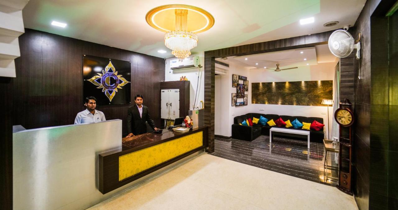 לקנאו Hotel Crossroad מראה חיצוני תמונה