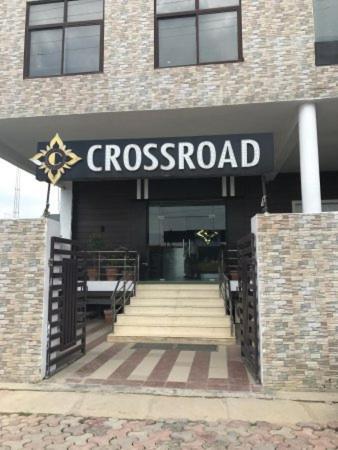 לקנאו Hotel Crossroad מראה חיצוני תמונה